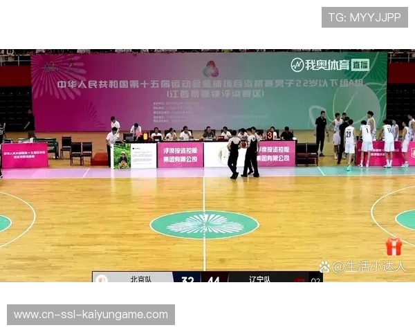 球队在小组赛中利用阵地战占据主动，队员占据场上位置后