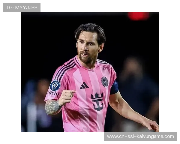 梅西斜传后点，迈阿密国际凌空抽射，梅西在迈阿密